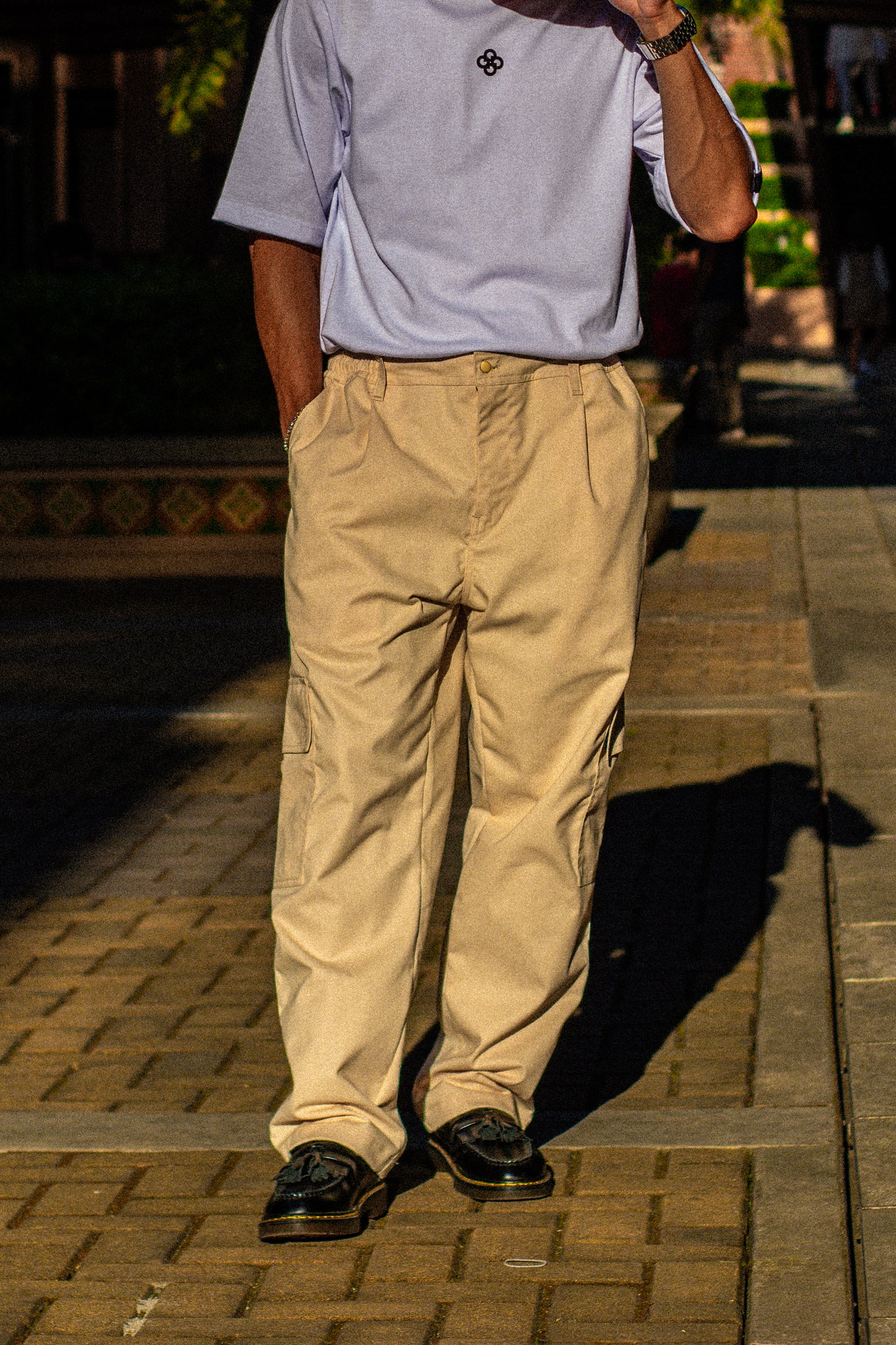 work trousers | utility hexa-pockets | hybrid belt-loop | loose-fit | classic twill | crème