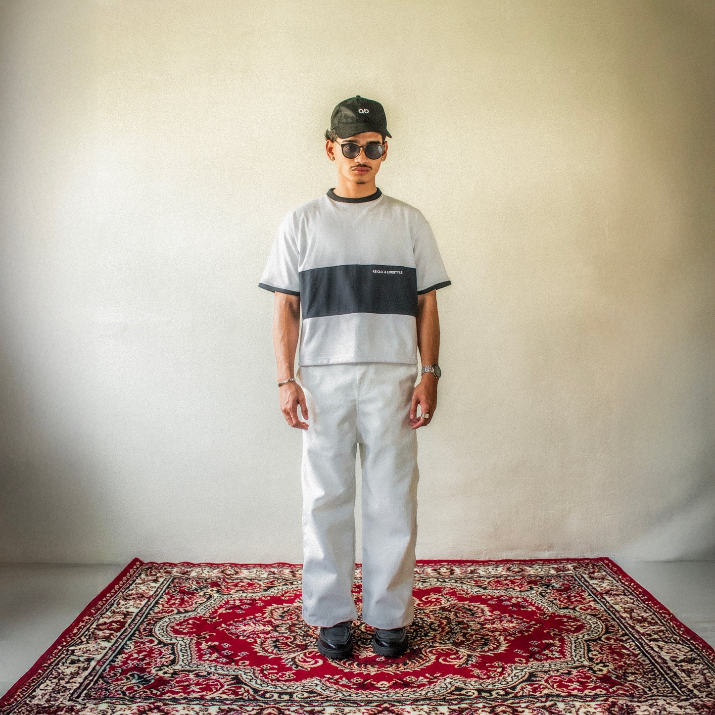 oversized tee | "cropped and box" fit | 260gsm | dual-tone | black & white