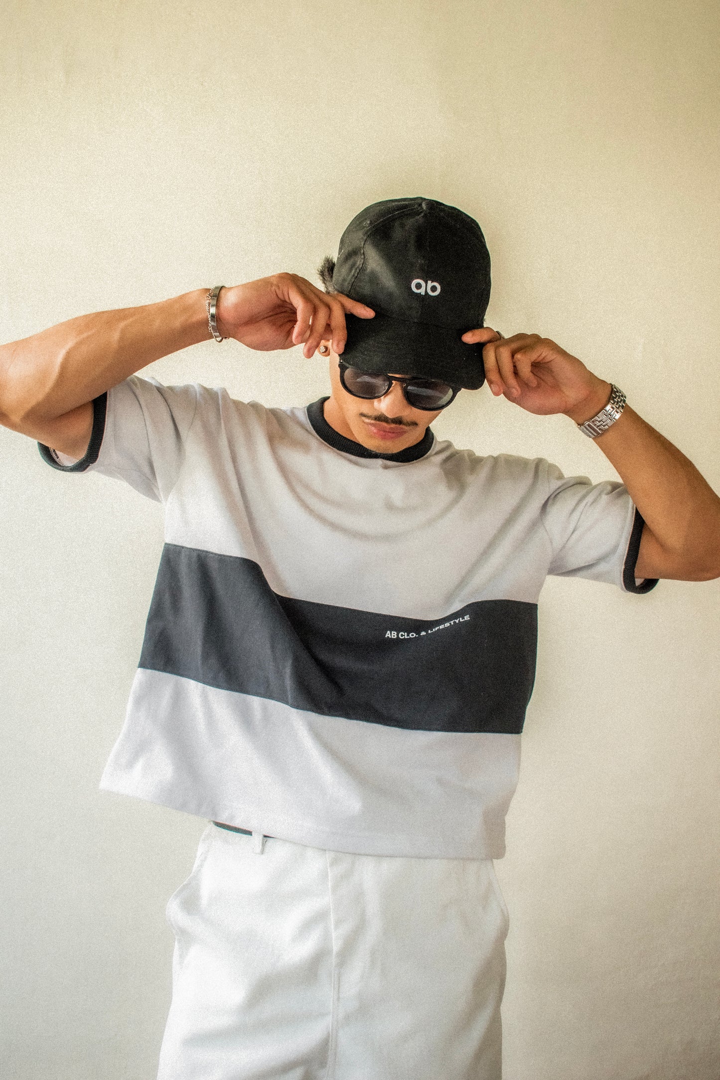 oversized tee | "cropped and box" fit | 260gsm | dual-tone | black & white