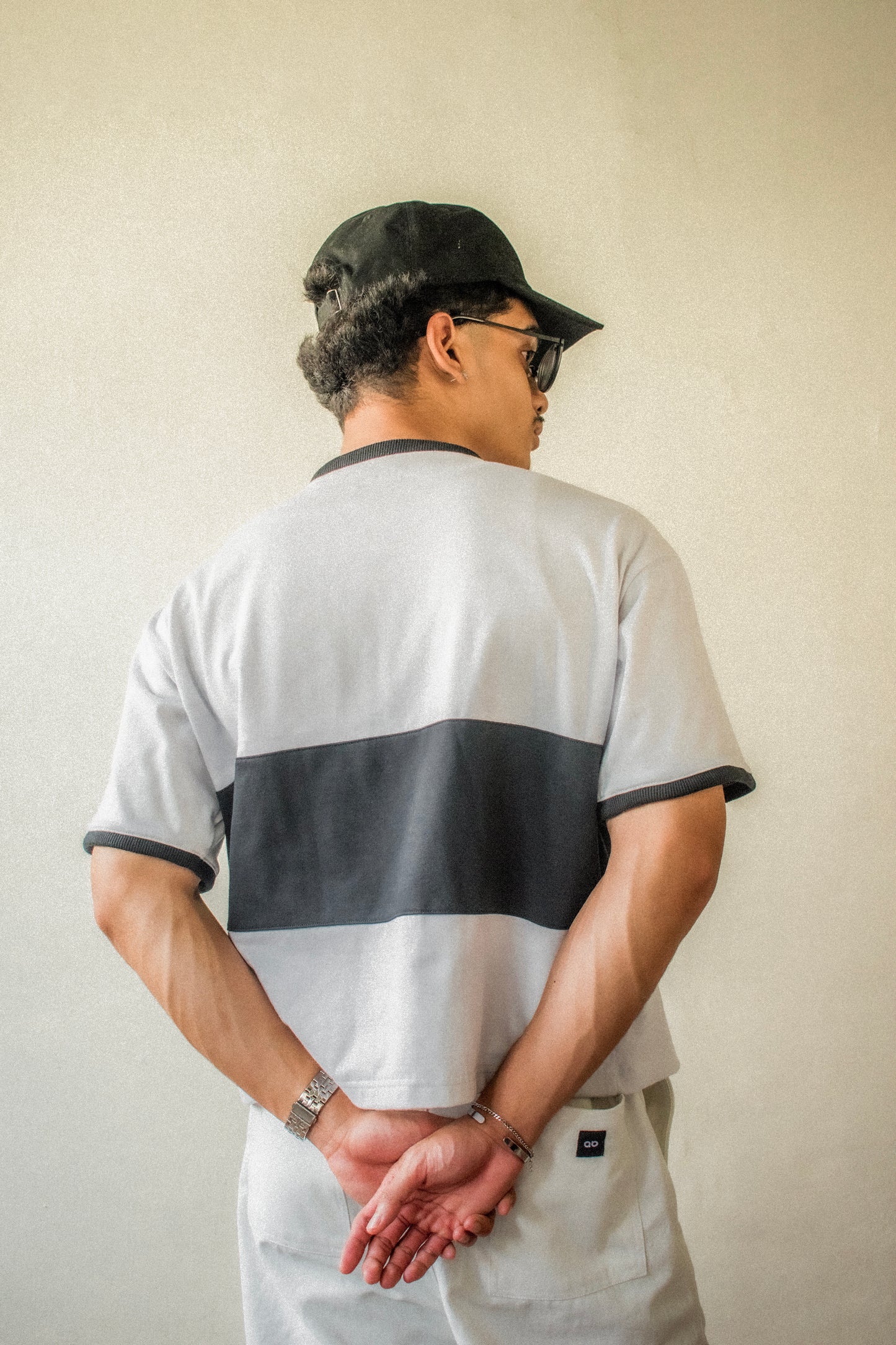 oversized tee | "cropped and box" fit | 260gsm | dual-tone | black & white