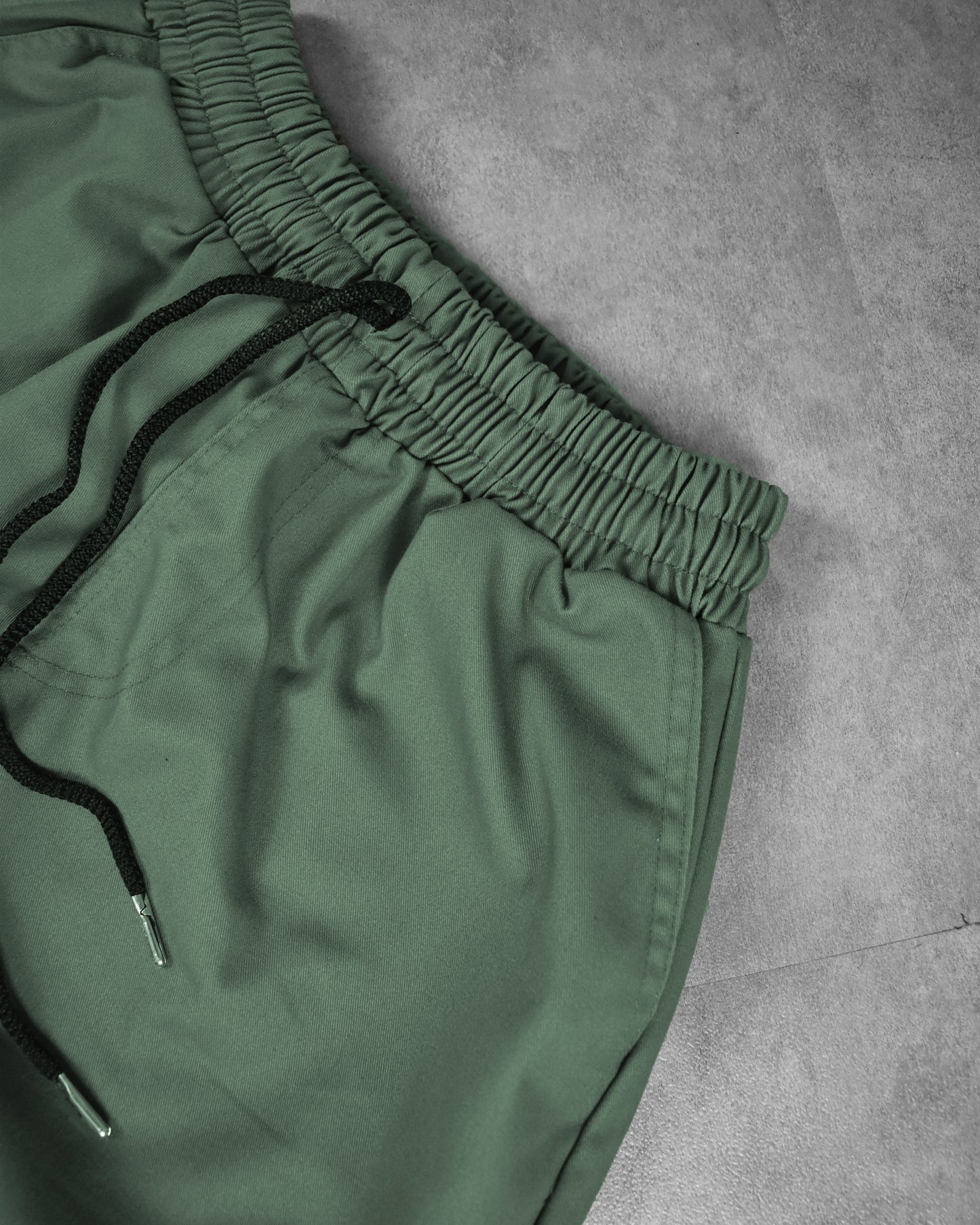 cropped pants | loose-fit | vine