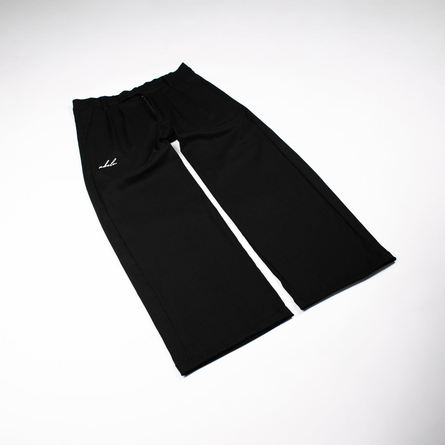 wide & straight pleated trousers | black