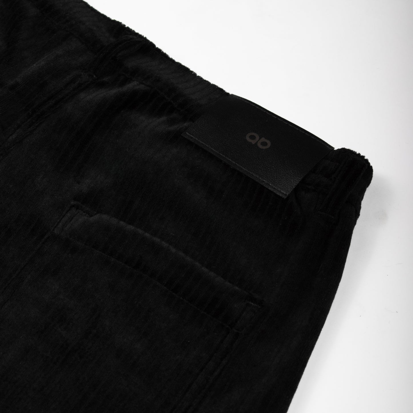wide & straight pleated trousers | midnight cord