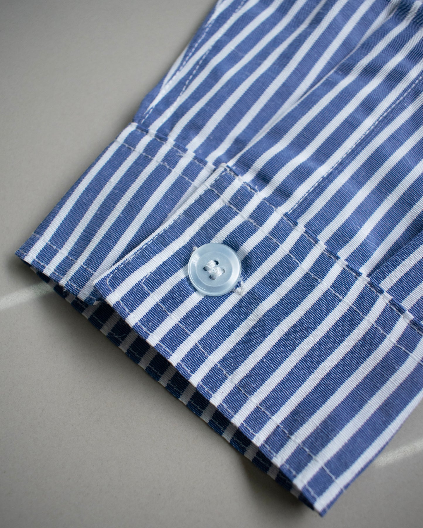 long sleeve shirt | button-down | cropped & loose-fit | retro striped | vintage cambric | vintage blue