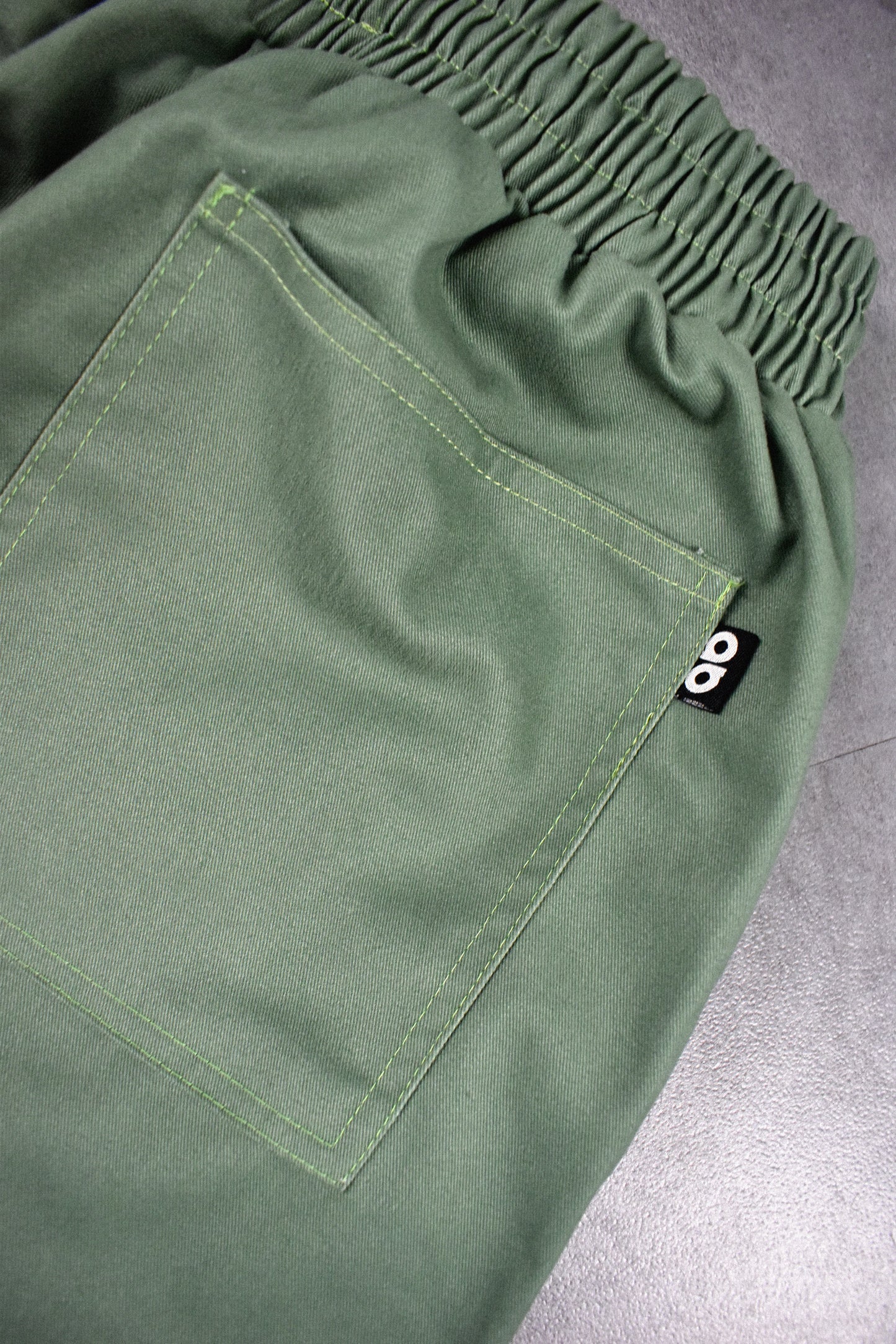 cargo pants | wide & straight | double-snap | vine