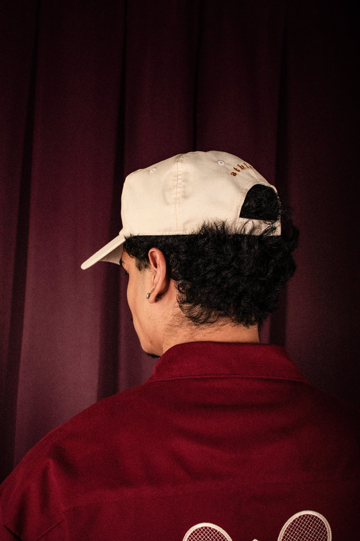 5 panel court classic hat | athletics club in crème