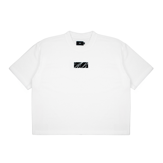 oversized tee | "cropped and box" fit | 250gsm | scénario | vintage white