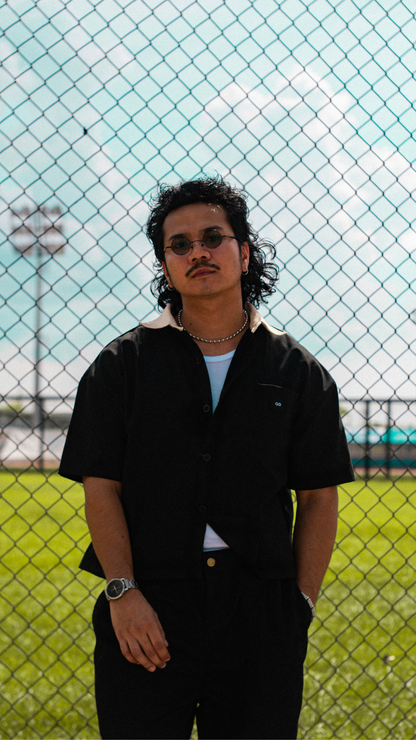 boxy cropped work polo shirt | crème & black