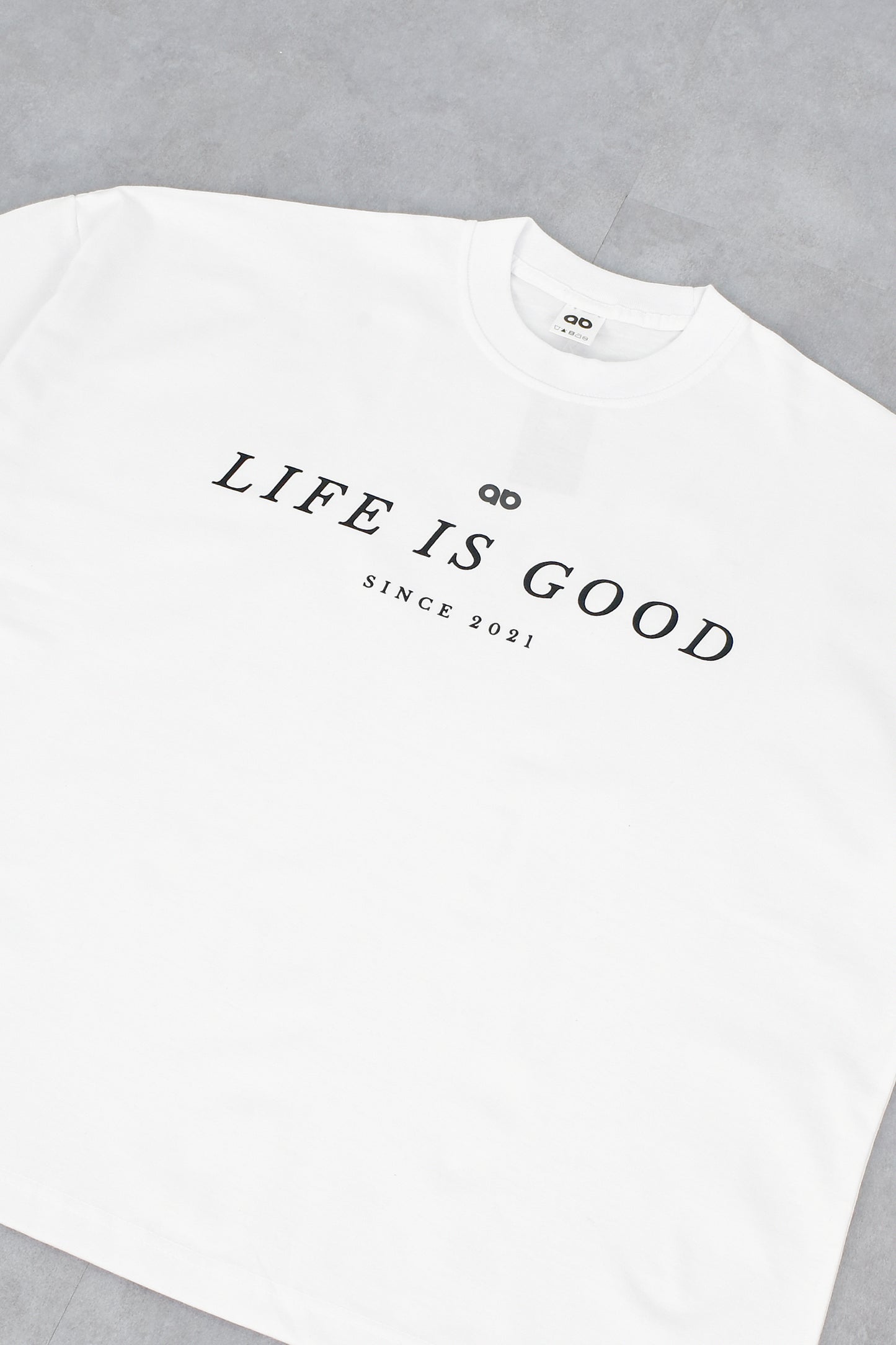 oversized tee | life is good | box fit | white